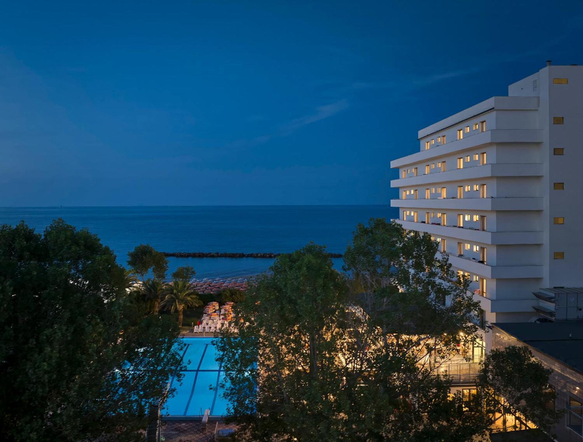 Serena Majestic Hotel มอนเตซิลวาโน ภายนอก รูปภาพ